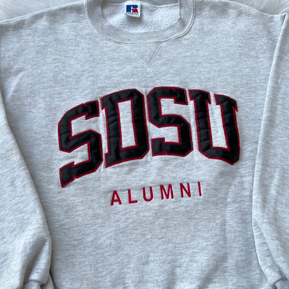 Vintage Made in USA Russel SDSU Alumni Crewneck Sweatshirt - Picture 2 of 7